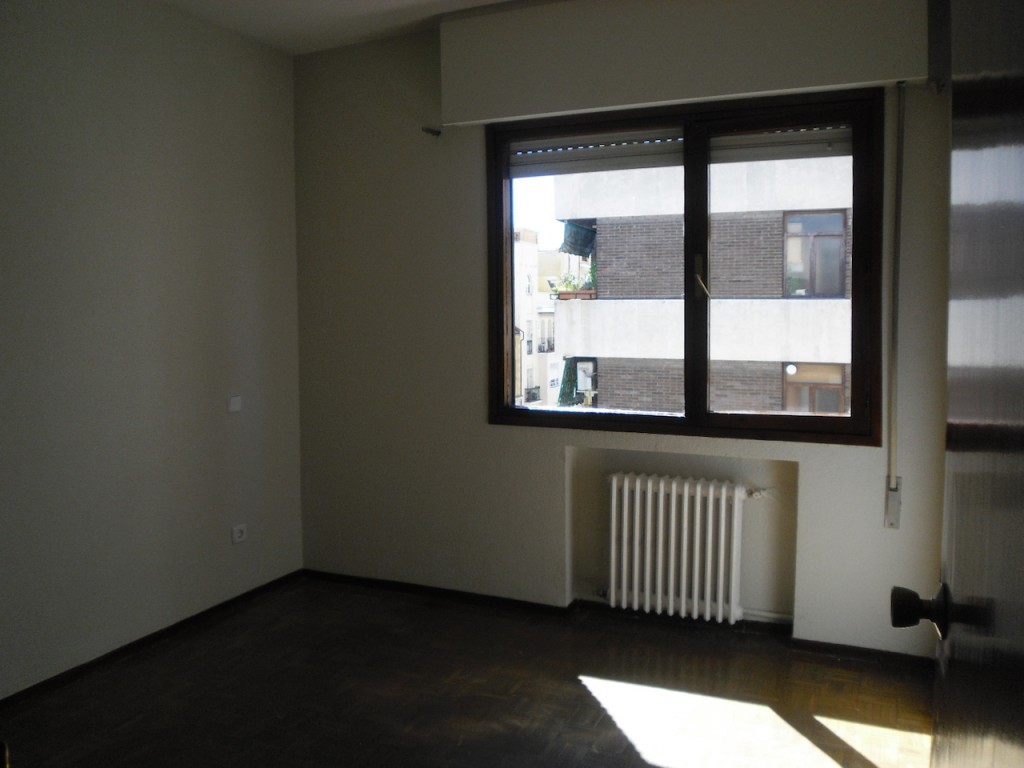 ANDRES MELLADO, 35- 6º B 18