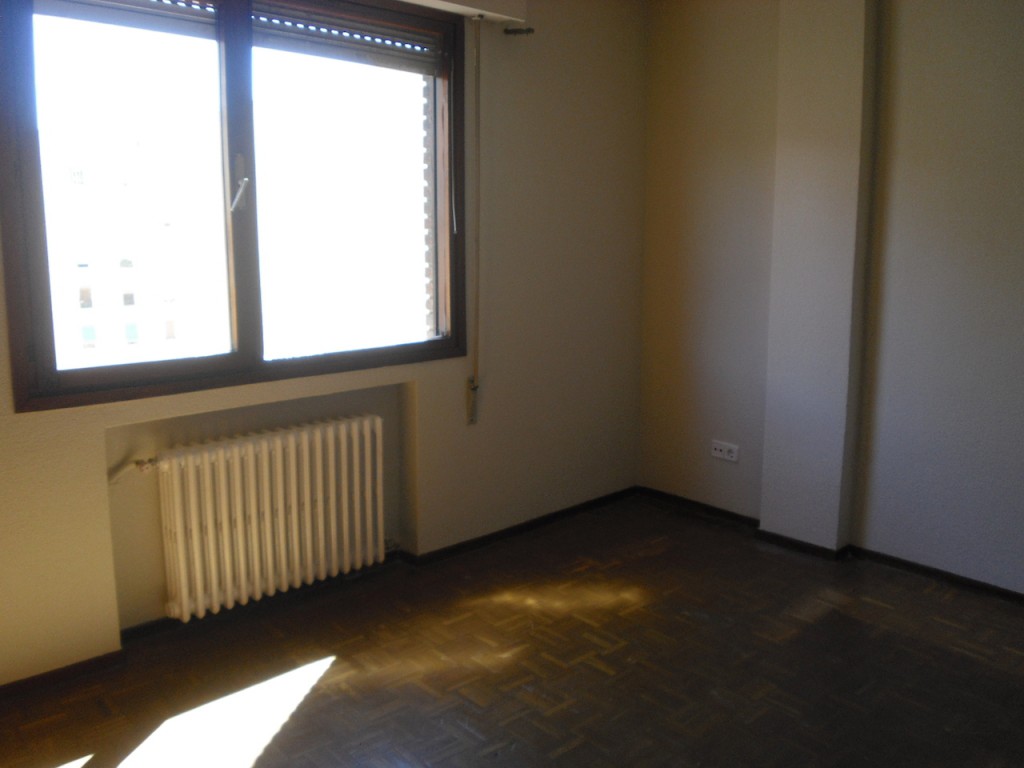 ANDRES MELLADO, 35- 6º B 21