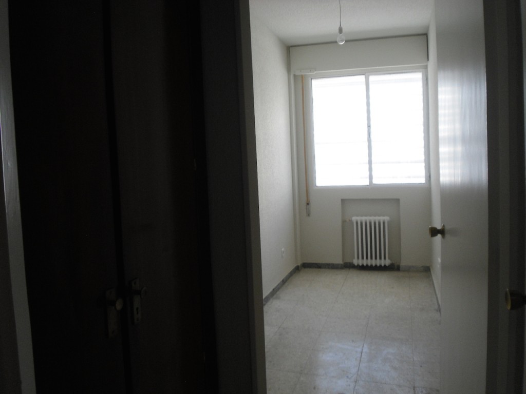 ANDRES MELLADO, 35- 6º B 32