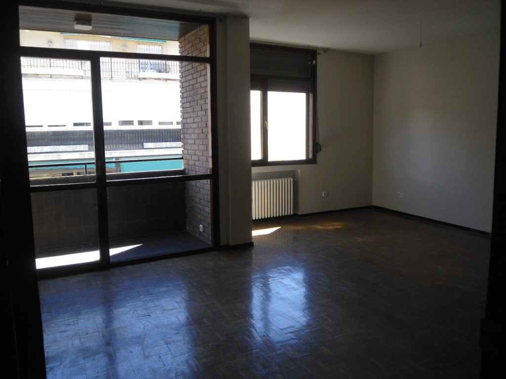 ANDRES MELLADO, 35- 6º B 37