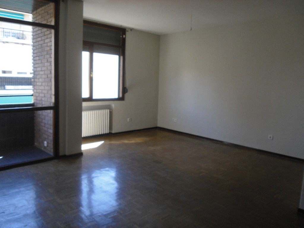 ANDRES MELLADO, 35- 6º B 8