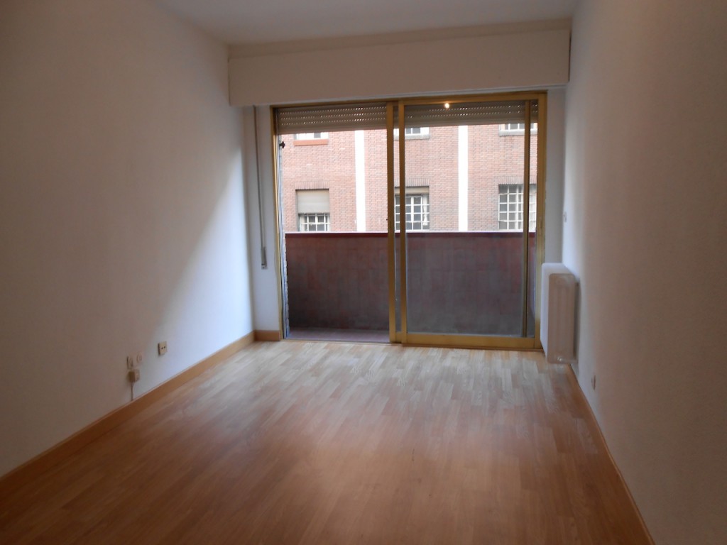 RONCES VALLES, 5- 2º2 14