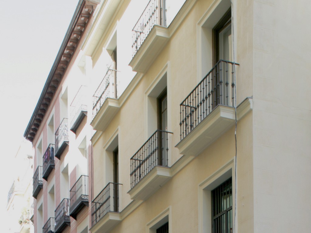 Reina, 17 - Fachada 01
